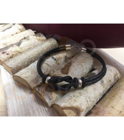Idée bracelet en cuir avec noeud et perles en argent 925