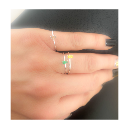 Bague avec zircone rectangulaire 2x5mm emerald argent 925